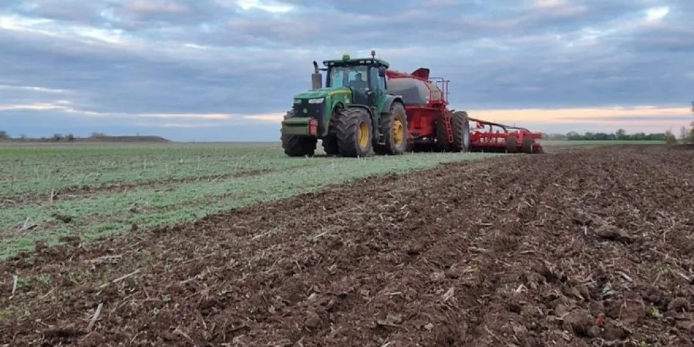 В хозяйстве Tekom Agro Group завершили сев озимого ячменя под урожай 2027 года