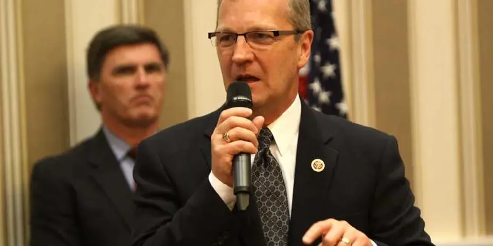 GOP Senate Alarms Blare as Trump Faces 'Serious Trouble' in Farm Country