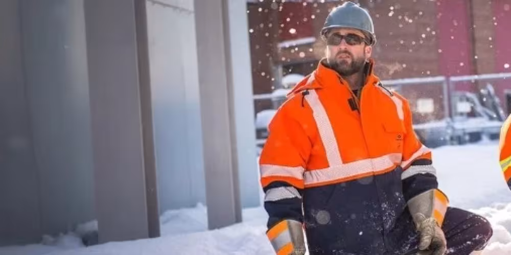 Спецодяг: де він використовується та його важливість для безпеки