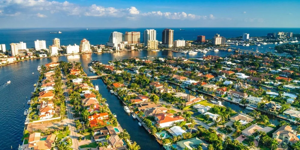Buy Property in Florida: Who Can Help