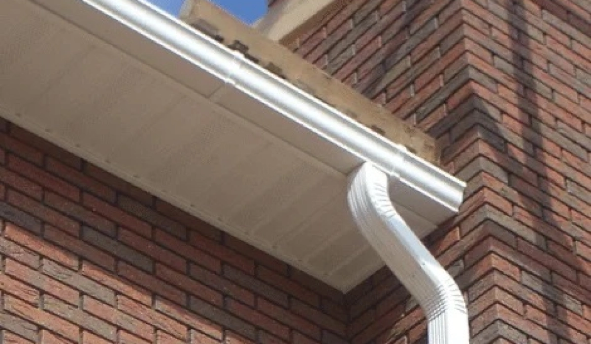 Как выбрать идеальную водосточную систему для вашего дома?