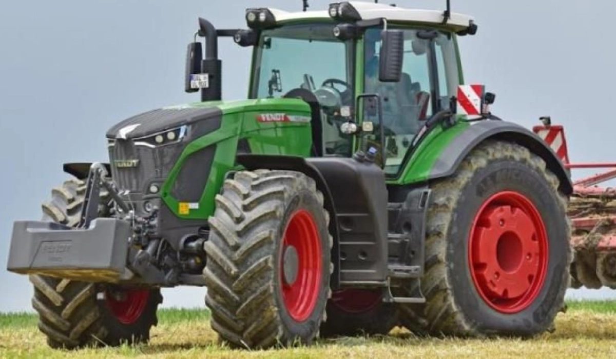 Особенности обслуживания аккумулятора трактора