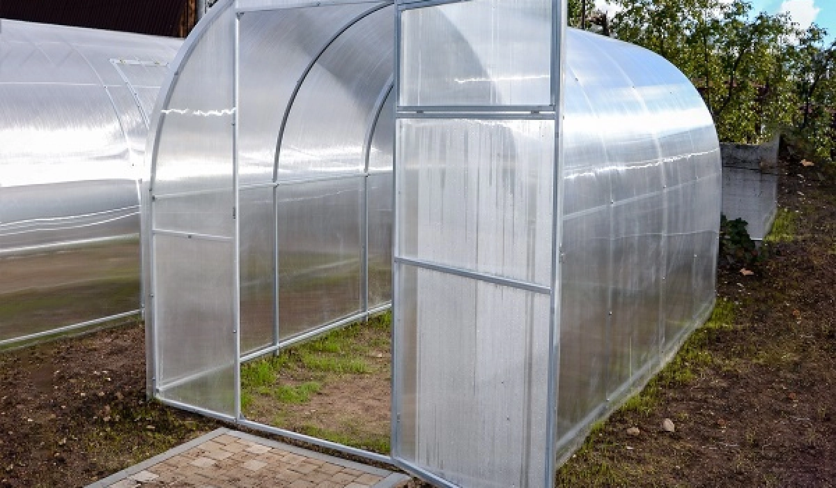 Теплицы из сотового поликарбоната для хорошего урожая
