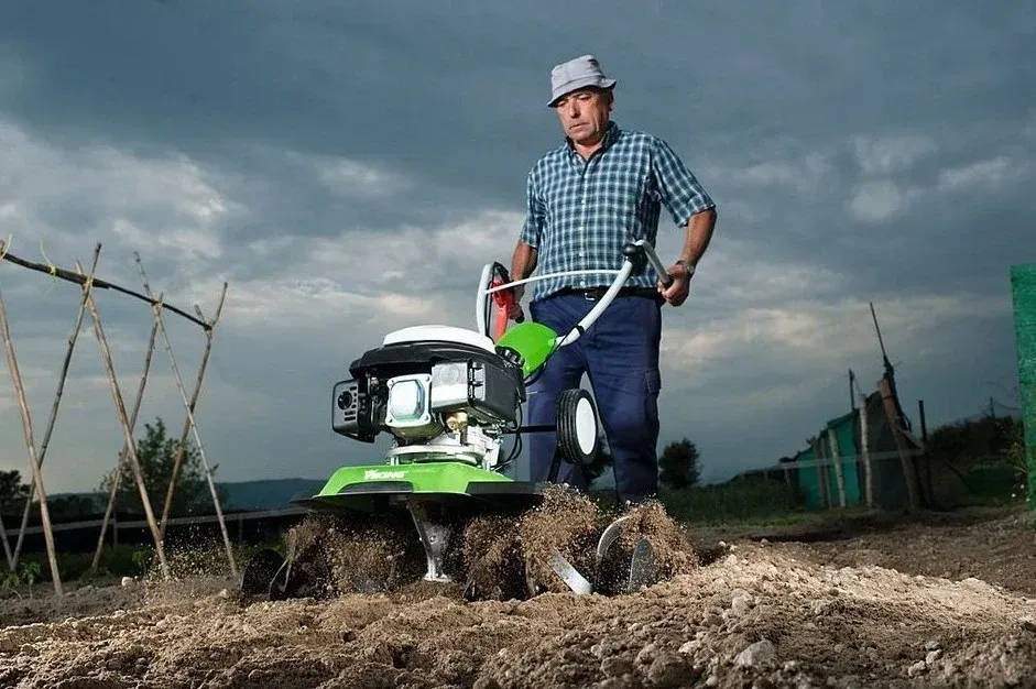 Cultivator or Walk-Behind Tractor: Fundamental Differences and Technical Distinctions