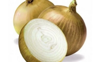 Свежий лук, показанный целиком и нарезанный пополам - МААС 01