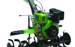 Мотоблок Proton MB-105 зеленого цвета с черными колесами и двигателем