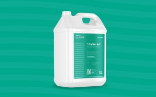 Белая канистра с этикеткой ГРУМ БТ на зелёном фоне