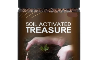 Банка с надписью SOIL ACTIVATED TREASURE и изображением рук, держащих почву с ростком. - СОИЛ–СЕТ™