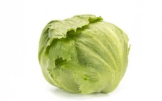 Салат Диюрнас на белом фоне