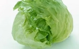 Салат Форестер на белом фоне