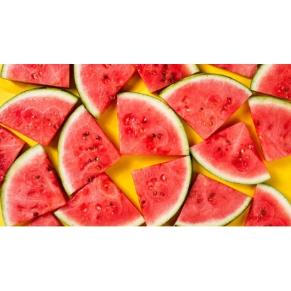 Срезы арбуза на желтом фоне - Гарный