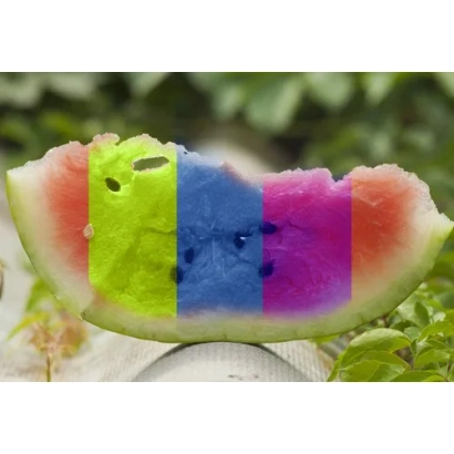 Кусочек арбуза с радужной начинкой - Радужний