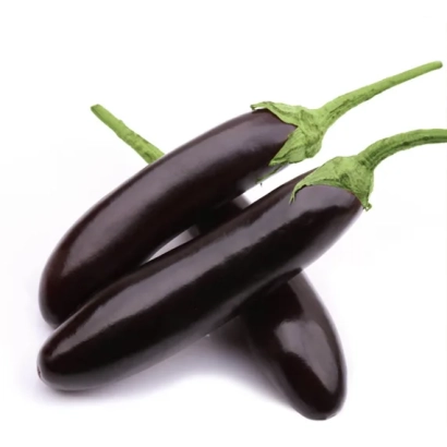 Три баклажана Индиго на белом фоне