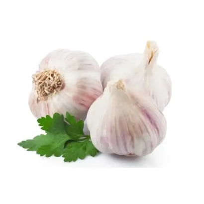 Гарнировка чеснока на белом фоне - Руслан