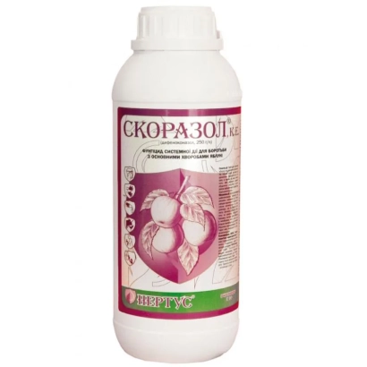 Бутылка фунгицида Скоразол к.е. с этикеткой и изображением плодов