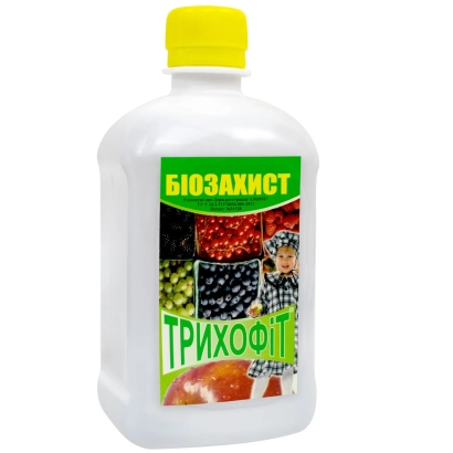 Бутылка Трихофит с зелёной этикеткой и изображением ягод