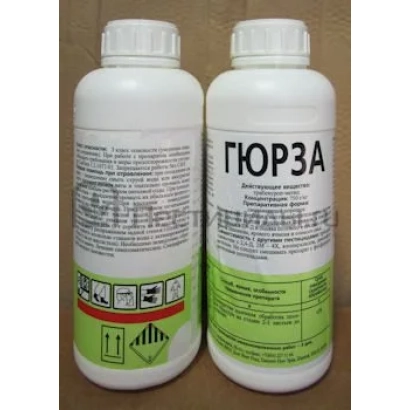 Две бутылки гербицида ГЮРЗА с этикетками на русском языке - ГЮРЗА З.П.