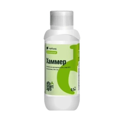 Бутылка с гербицидом Хаммер на зеленой этикетке