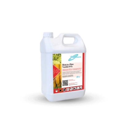 Бутылка с гербицидом Вождь-Про (VOZHD–PRO) на белом фоне