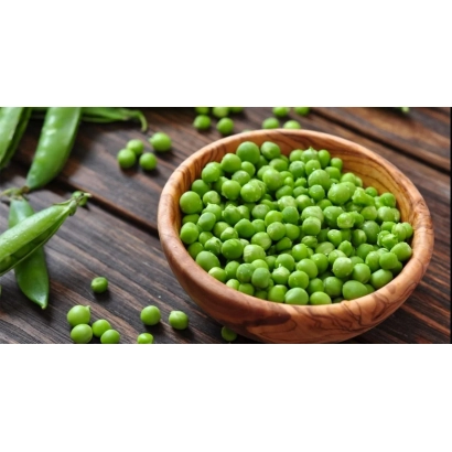 Горох у дерев'яній мисці на дерев'яному фоні - Харківський 85 / Харківський 85