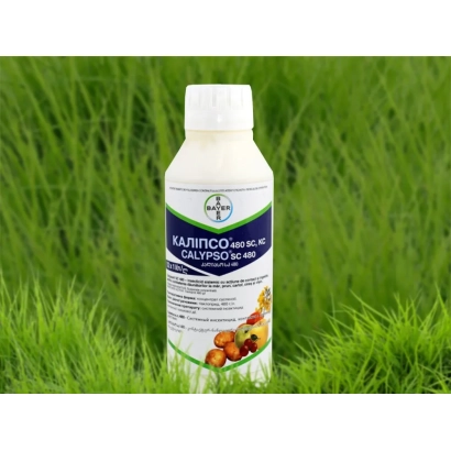 Бутелька з препаратом Каліпсо 480 SC к.е. на фоні трави. - Каліпсо 480 SC к.е., (тіаклоприд, 480 г