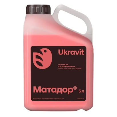 Красная канистра с этикеткой Матадор 5л