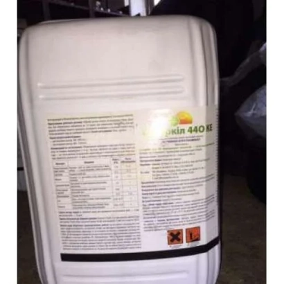 Белая канистра с этикеткой Superkil 440 - Суперкил 440