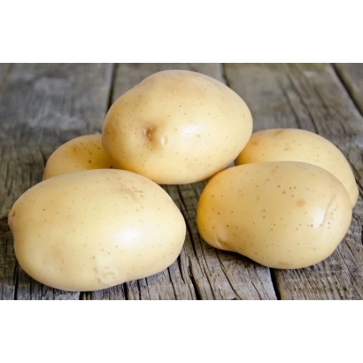 Кучка картофеля на деревянной поверхности - Коннект