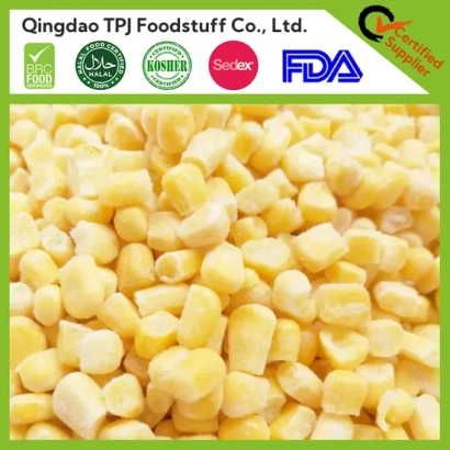 Жовта кукурудза у вигляді зерен на зеленому фоні з логотипом Qingdao TPJ Foodstuff Co., Ltd. - БРИКСО