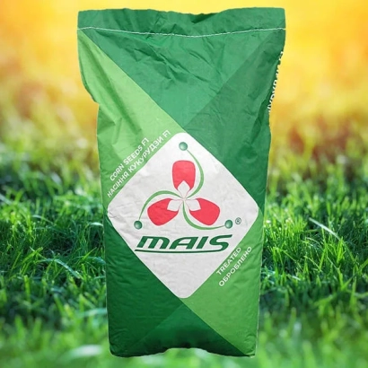 Green seed bag of corn MAIS against a field background. - DM Tandem