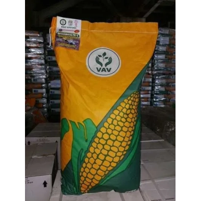 Пакет с кукурузой VAV на фоне склада - ФАЕРФОКС