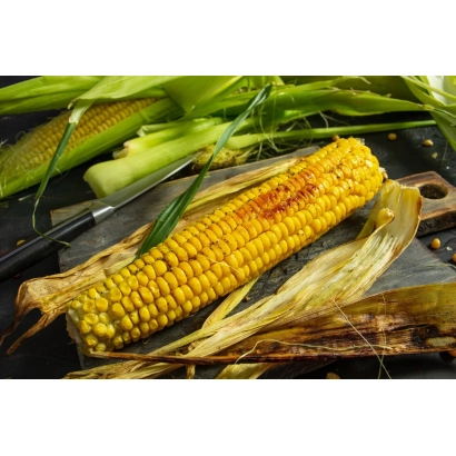 Смажена кукурудза на дерев'яній дошці - ПХЦПР