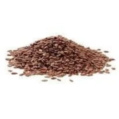 Кучка семян льна на белом фоне - Есмань