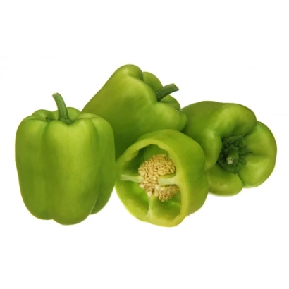 Зеленые перцы Джейд на белом фоне
