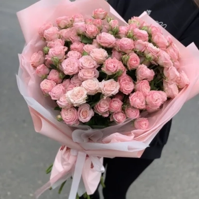 Букет розовых роз в розовой упаковке - МЭЛОНИ