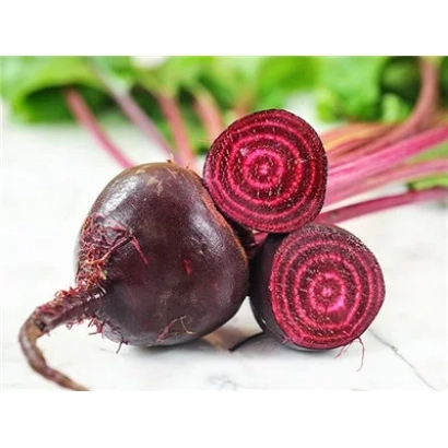 Свекольные корнеплоды с нарезанным поперечным сечением, демонстрирующим характерную кольцевую структуру - ЕРЛИ ВОНДЕР