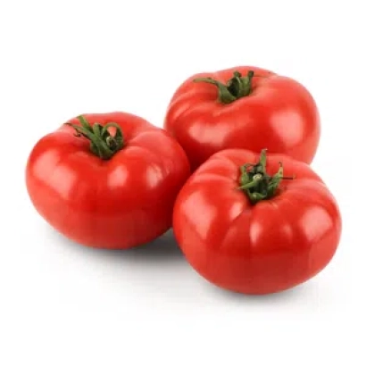 Три красных помидора сорта ТОРЕЛИНО на белом фоне