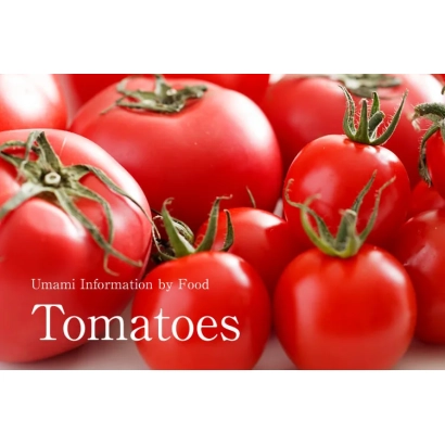 Крупный план красных томатов с текстом Tomatoes - УМАМИ