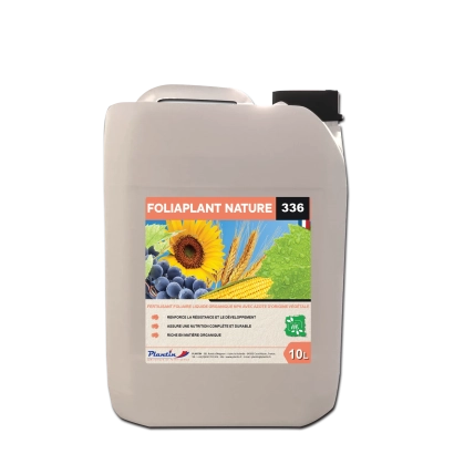 Канистра с удобрением FOLIAPLANT NATURE 336 на фоне подсолнуха и ягод - ФОЛИАПЛАНТ