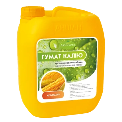 Желтый канистр с этикеткой ГУМАТ КАЛИЯ КУКУРУЗА на фоне кукурузы