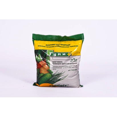 Пакет добрива ГУМІВІТ з зображенням овочів на зеленому фоні