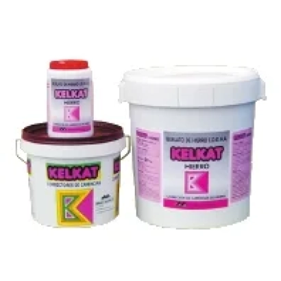 Красная канистра и банка с надписью Келкат Железо