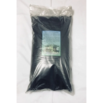 Упаковка удобрения «АгроГумат» с этикеткой на белом фоне - Комплексне органо - минеральне удобрение «АгроГумат»