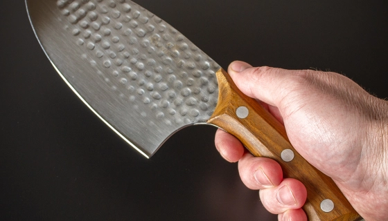 Як обрати професійний ніж м’ясника