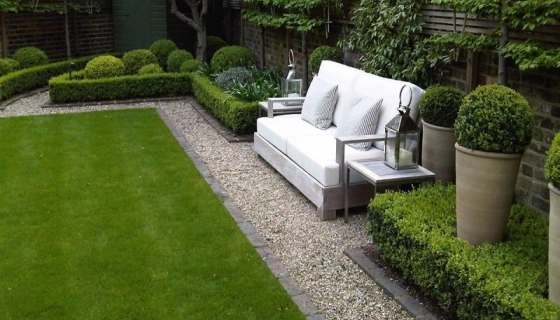 Как и чем оформить современный сад: мебель и зеленые насаждения