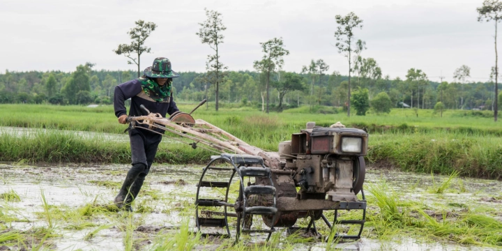 Как подобрать стиральную машину для частного дома в период посевных и уборочных работ