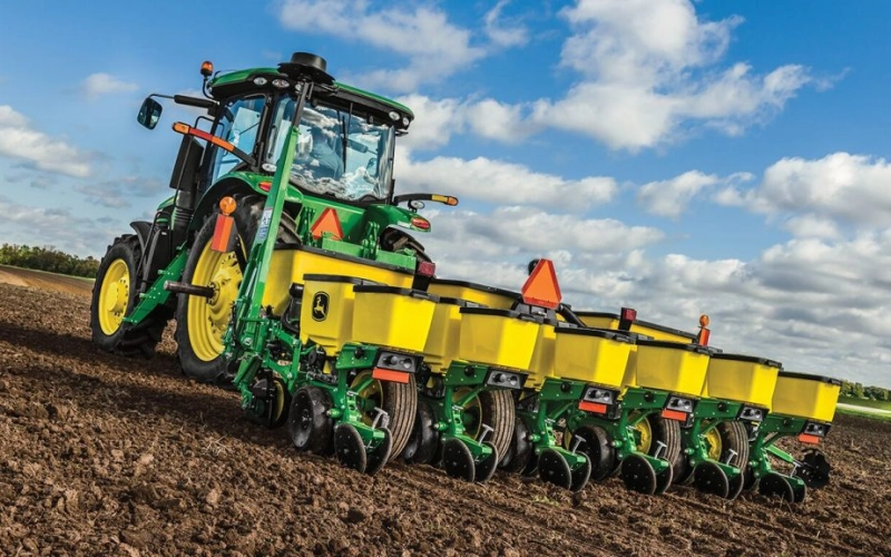 Эффективность использования сеялок для тракторов в мелком и крупном земледелии