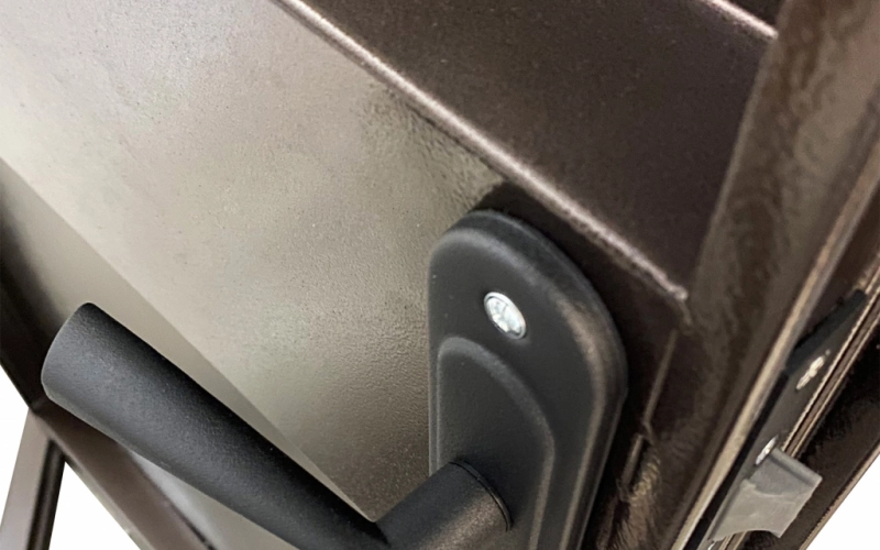 Применение технологий изоляции входных дверей в аграрных постройках.