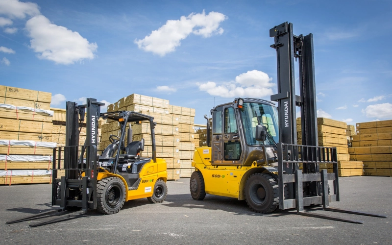 Как выбрать вилочный погрузчик для агропромышленного склада: практическое руководство