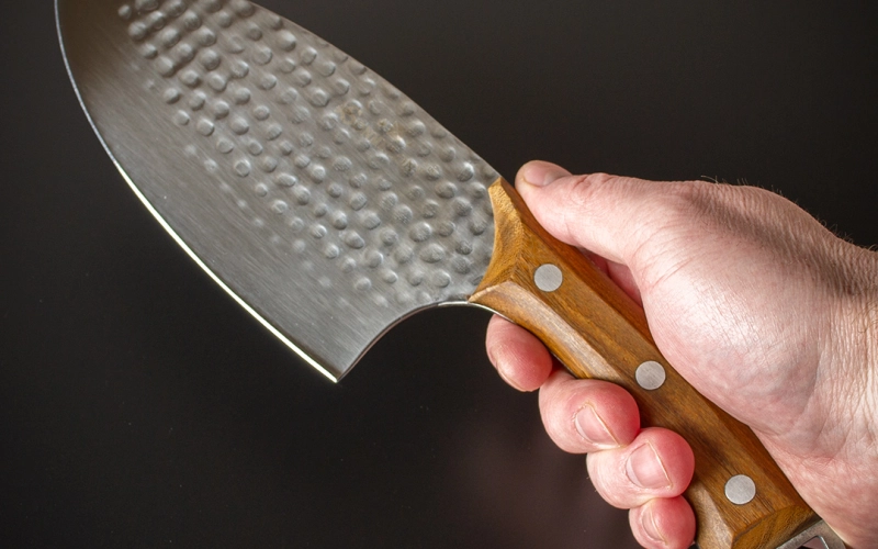 Як обрати професійний ніж м’ясника